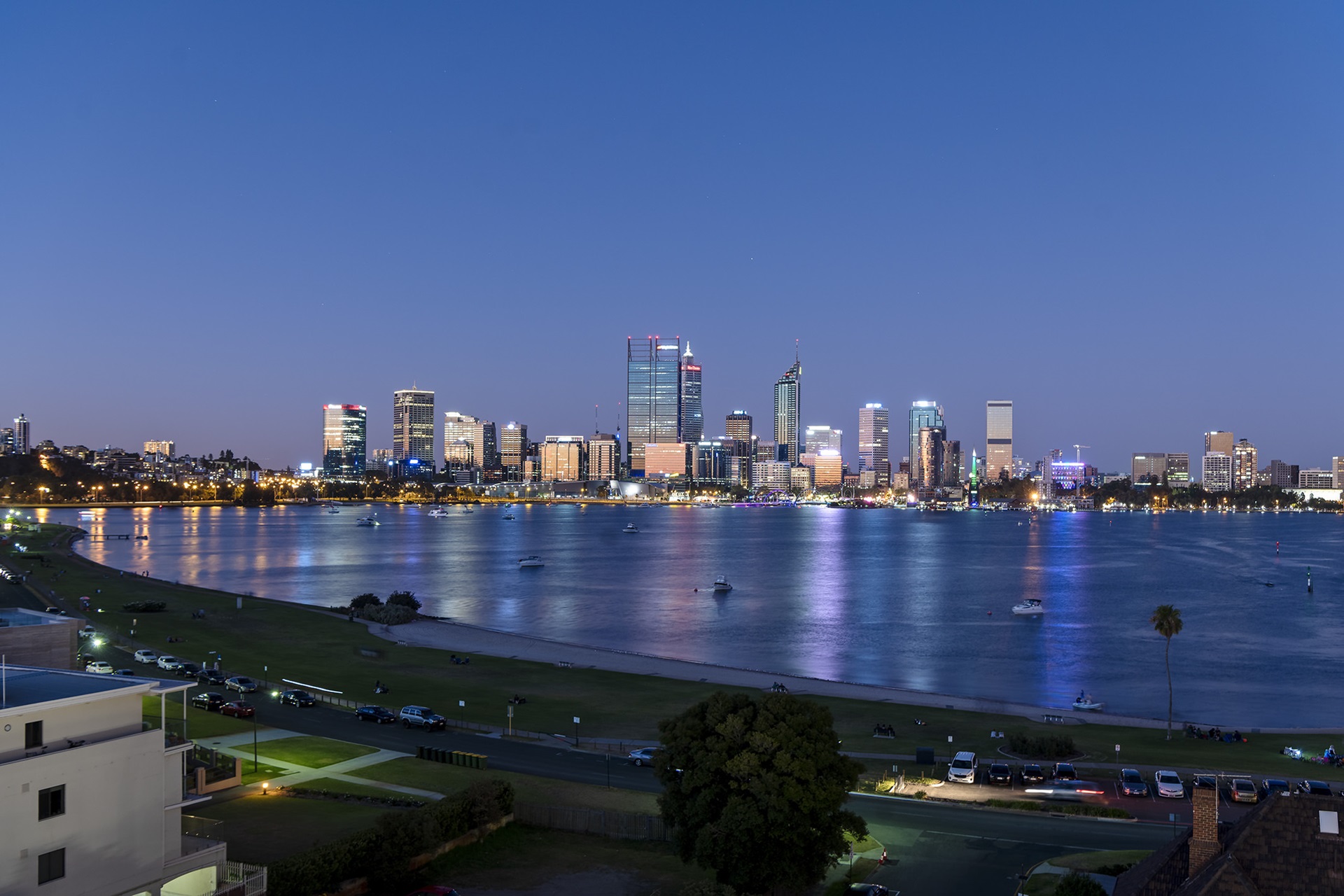 quest-south-perth-foreshore---view189fc0aae1d664378ddeff000002e534
